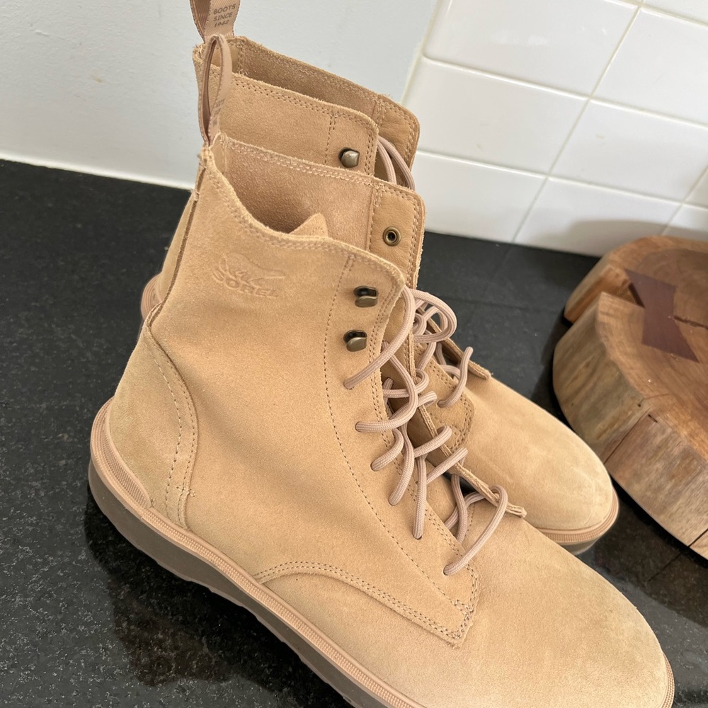 Sorel Men's Beige Suede Boots